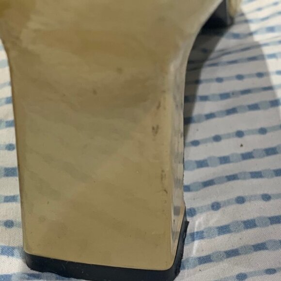 STUART WEITZMAN Gold Patent Leather Heels Size 8 - Picture 14 of 15